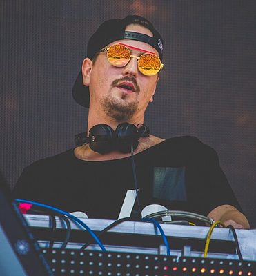 Robin Schulz & Erika Sirola