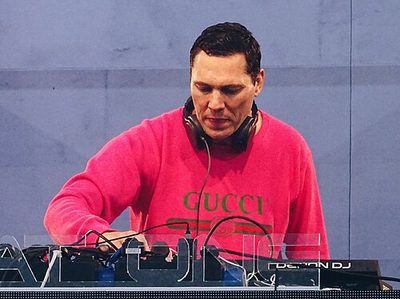 Tiesto & Jonas Blue & Rita Ora